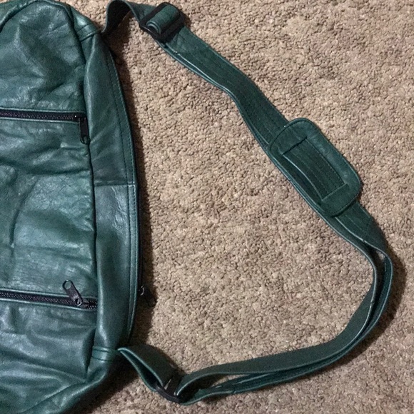 EUC-GREEN GENUINE LEATHER SHOULDER ONE STRAP BAG - Picture 3 of 8